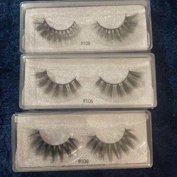 Lashes - Picture 1 of 4